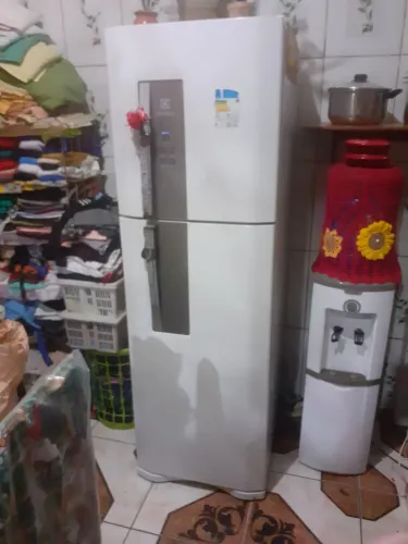 VENDO FROST FREEZER EM PERFEITO ESTADO 