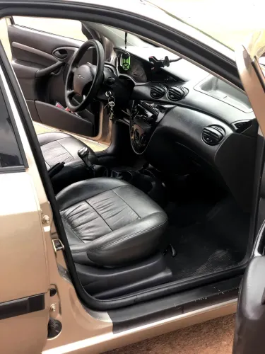 Ford Focus Sedan 1.6/1.6 Flex 8v/16v 4P Mec. 2005
