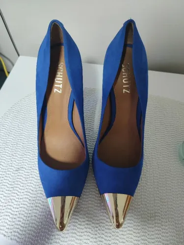 Scarpin Schutz Tamanho 37 (nunca usado) 
