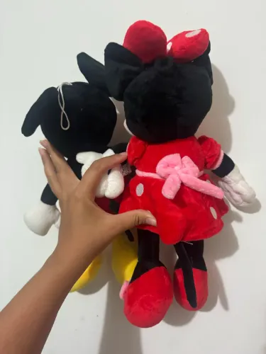 Pelúcia mickey e minnie médios