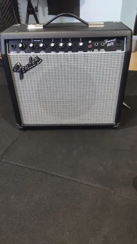 Amplificador Fender Frontman 25r