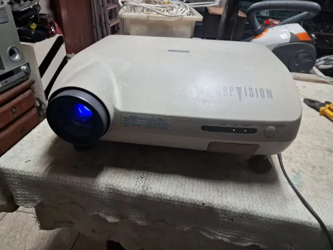 progetor de imagem sharp. nao sei se esta funcionando
