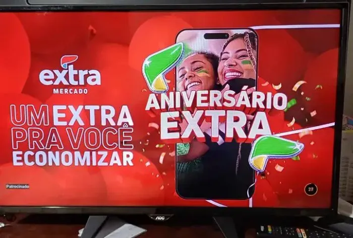 tv AOC 32 polegadas smart funcionando perfeitamente com controle incluso