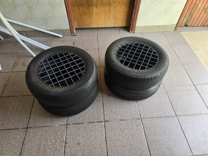 Puffs de pneu aro 14, com assento feito com cordas (duas unidades)