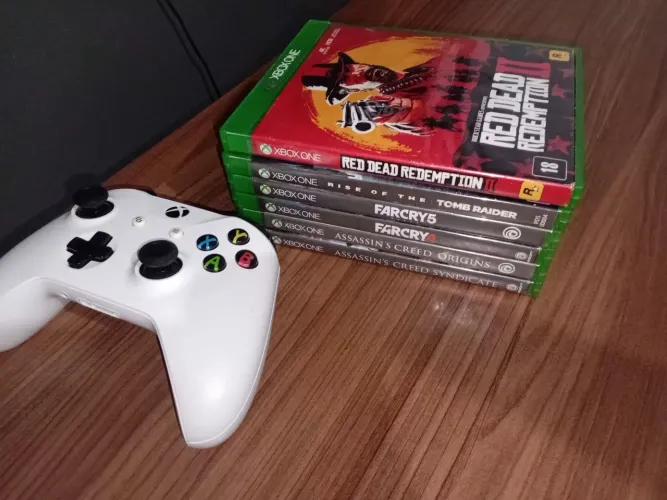 Lote de 6 jogos de xbox one mais 1 controle semi novo de xbox one