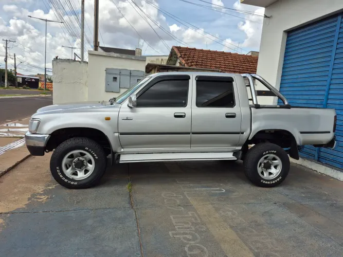 Toyota Hilux CD SRV 4X2 3.0 8V 90cv Diesel 2004