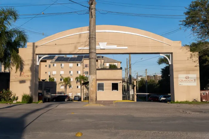 Apartamento semi mobiliado para locação na Três Vendas conforto e praticidade em uma das
