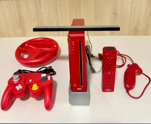 Nintendo Wii vermelho edição especial de 25 anos e game cube no mesmo console