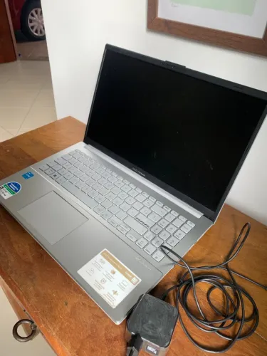 Notebook Asus Vivobook 15 core i3 4 GB 256 SSD Windows 11