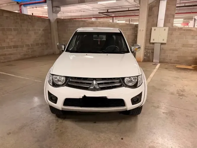 Mitsubishi L200 Triton HLS 2.4 Flex 16V CD Mec. 2015