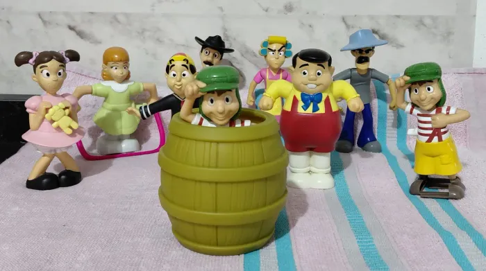 Coleção de Bonecos da Turma do Chaves