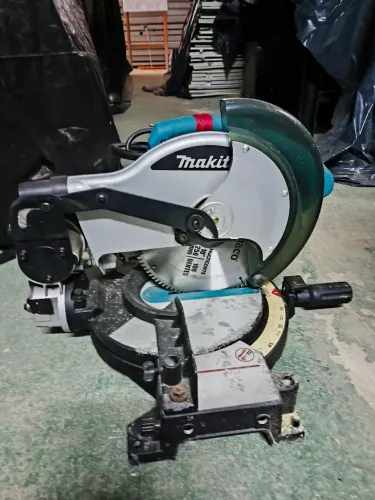 Serra Esquadria Makita 10 polegadas, semi nova, Profissional 220volts