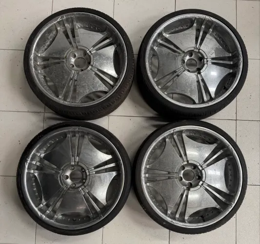 Rodas aro 22 5 furos