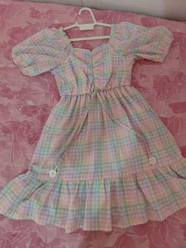 Belíssimo vestido, veste até 6 anos