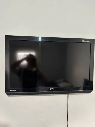 TV STI LED Slim 32" com FireStick