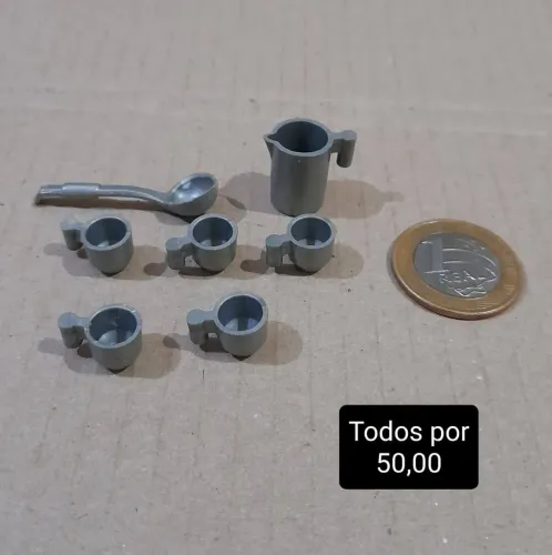 Lote miniaturas de jarra e canecas