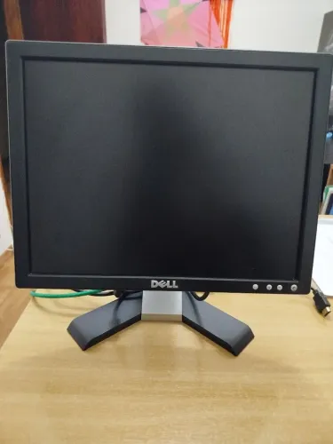Monitor Dell 15" LCD + Adaptador HDMI Incluso - Completo e Pronto para Uso!