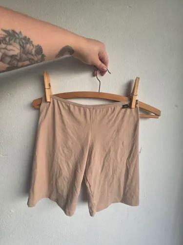 Short segunda pele bege tamanho G
