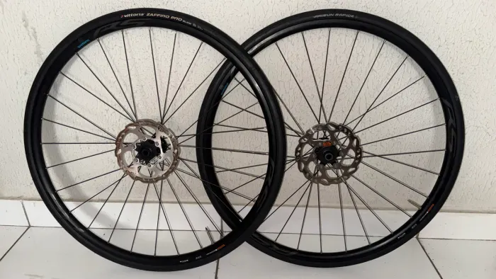 Rodas Shimano WH-RS171 para freio a disco