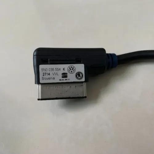 Cabo para Iphone 3 4 4s e iPod Vw Jetta Passat Variant CC