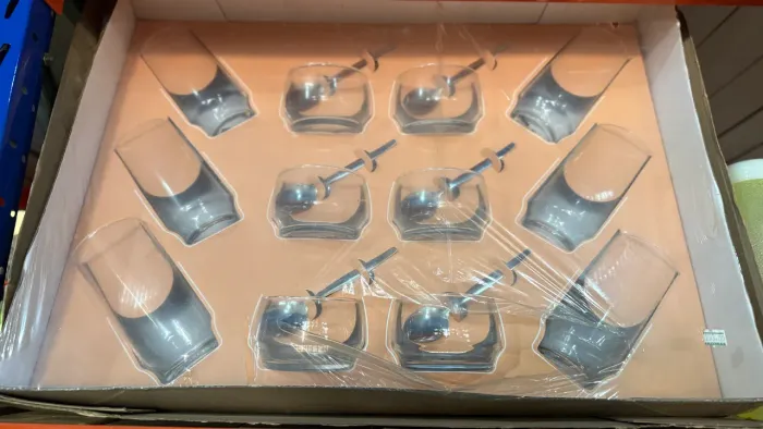 Kit sobremesa com 6 copos grandes, 6 tigelas pequenas e 6 colheres complementares