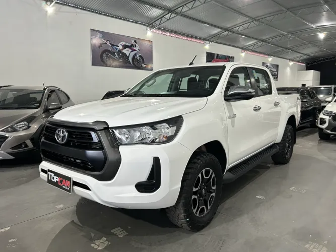 Toyota Hilux CD 4X4 2.8 Diesel Mec. 2023