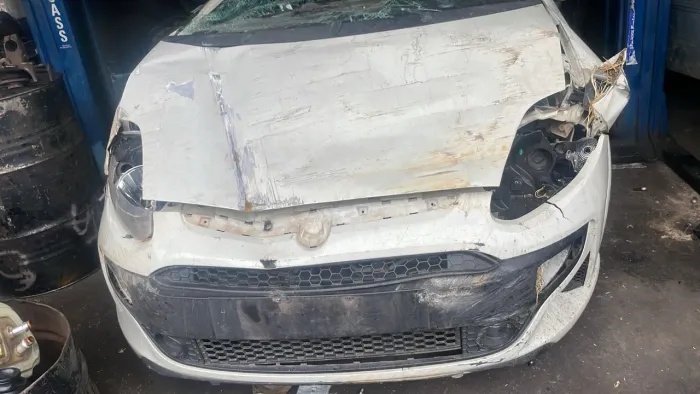 Fiat Punto 1.8 16v somente venda de peças separadas.