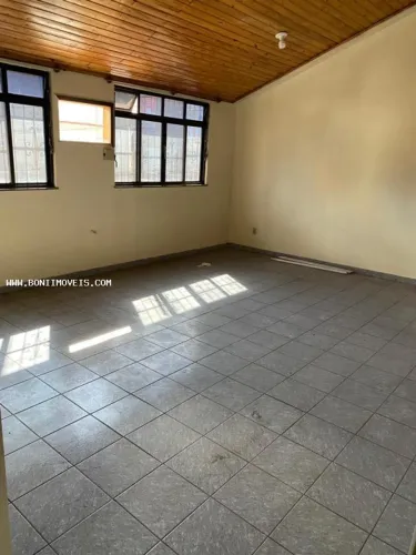 Loja para Locação em Nova Friburgo, Olaria, 2 banheiros