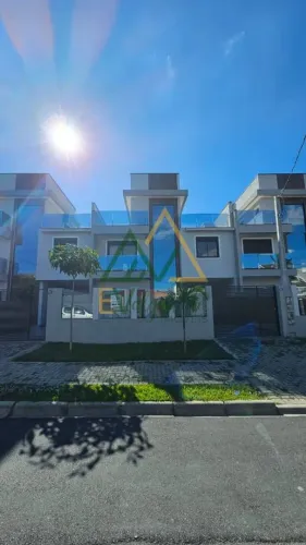 Sobrado à venda no bairro Jardim das Américas em Curitiba/PR