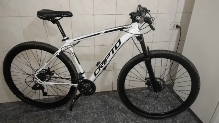 Bicicleta Aro 29 em Alumínio | Freio a Disco | Suspensão | 24 Marchas