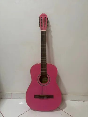 Violão rosa