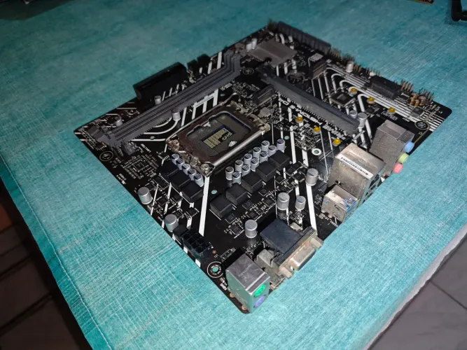 Kit Placa Mãe Asus H610m-e D4 + 2 Memória Ram 8gb Ddr4