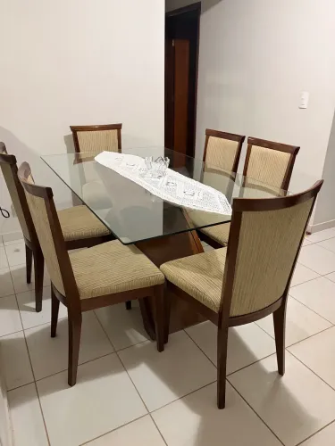 Mesa de Jantar de Vidro com 6 Cadeiras - Excelente Estado