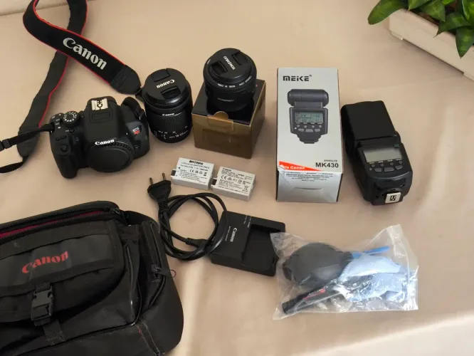 KIT FOTOGRÁFICO CANON T5i + 2 LENTES + FLASH