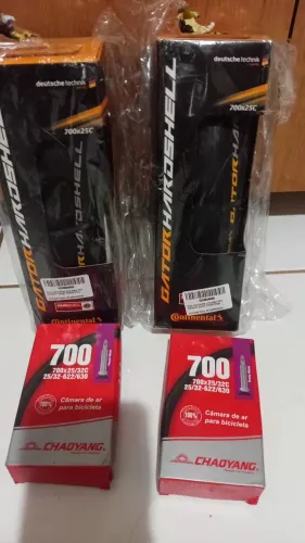 Pneu 700x25 mais câmera 