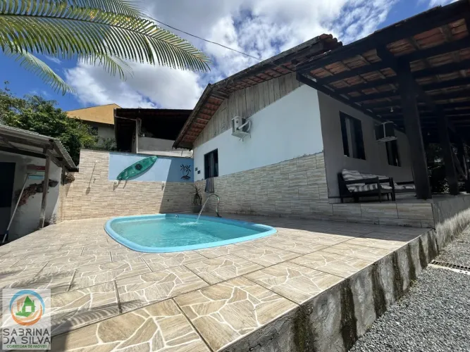Casa com Piscina e Área de Festas à Venda no Bairro Fortaleza Blumenau