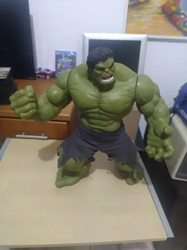 Boneco Gigante  Hulk 50CM Usado .