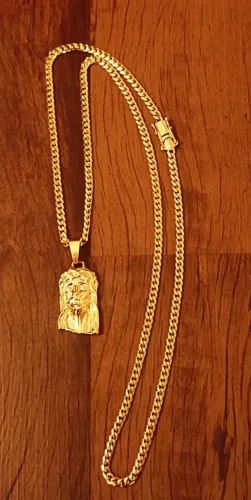 Belíssimo cordão banhado a ouro 18k novo