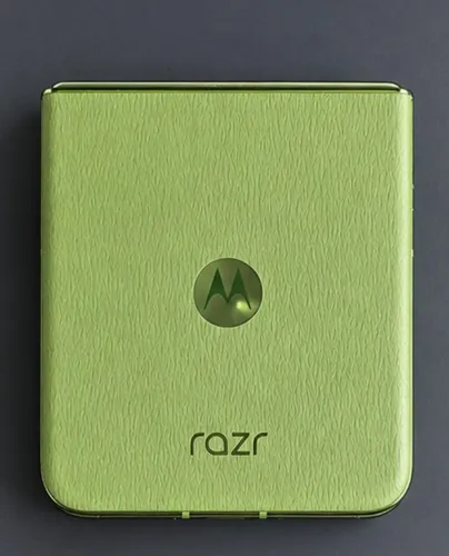 OFERTA! Motorola Razr 50 Ultra 5G 512GB | NOVO, NUNCA USADO | R$ 2.250