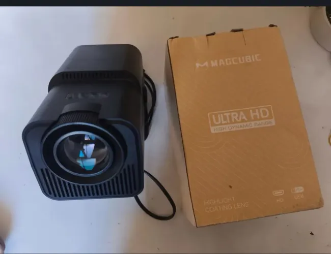 Projetor Magicubic Ultra HD Novo e Lacrado - HDMI e USB
