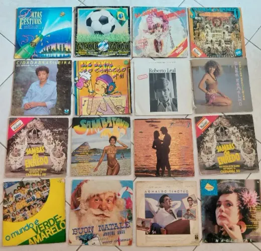 LOTE COM 30 VINIS ORIGINAIS