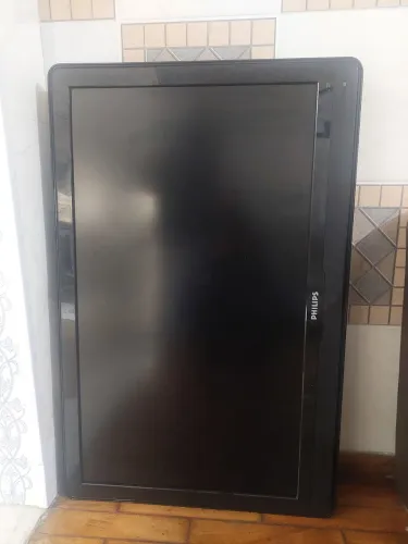 TV PHILIPS ANALÓGICA 42PFL3403 78 COM DEFEITO PARA RETIRAR PEÇAS. NÃO ENTREGO. RETIRAR BH.