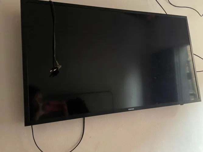 Vende-se duas televisão