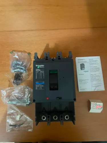 Disjuntor Caixa Moldada Schneider Compact NSX 630L Tripolar - Novo