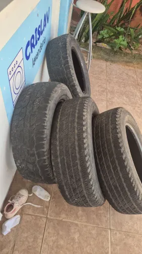 Pneus 235/65 R17
