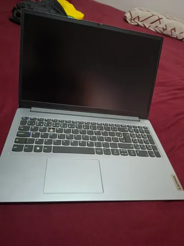 Troco Notebook Lenovo i3 12°8gb RAM SSD 256 Por Xbox Series Usado.