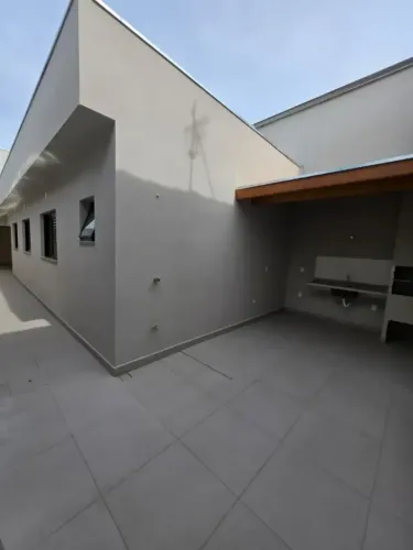 Otima Casa 3 quartos 2 banheiros 90m²