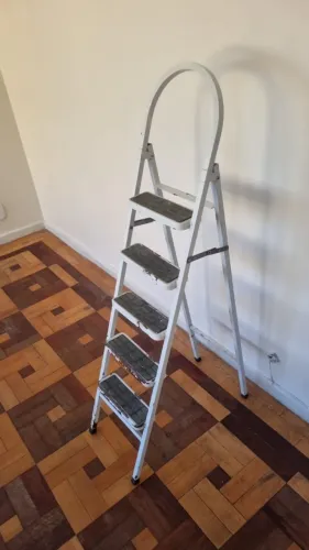 Escada Doméstica Dobrável (5 degraus)