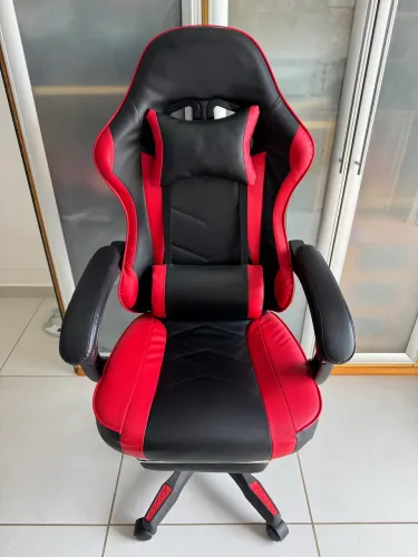 Cadeira Gamer Reclinável com Apoio para os Pés - Praticamente Nova
