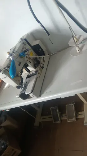 Máquina de cazear botão industrial